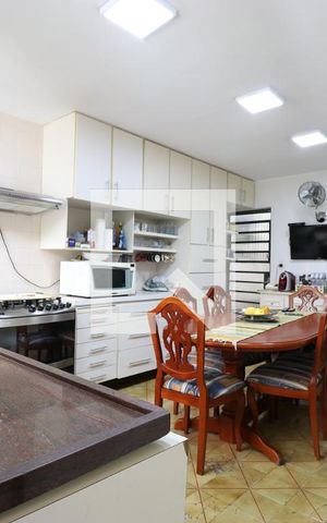 Casa à venda com 232m², 2 quartos e 1 vagaCozinha