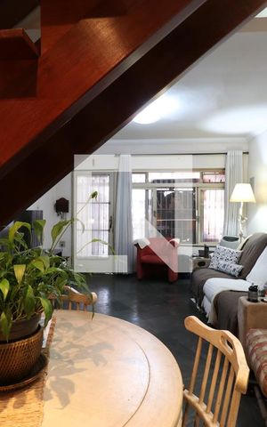 Casa à venda com 232m², 2 quartos e 1 vagaSala de TV