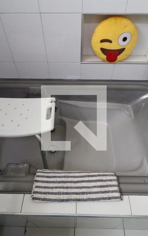Casa à venda com 232m², 2 quartos e 1 vagaBanheira