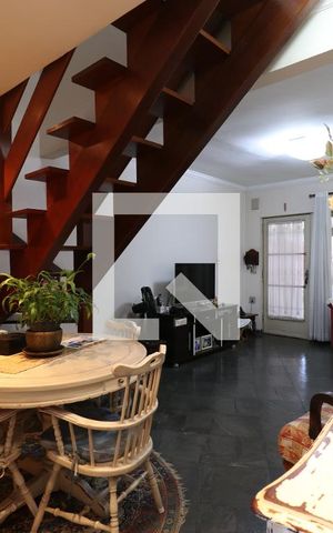 Casa à venda com 232m², 2 quartos e 1 vagaSala de TV