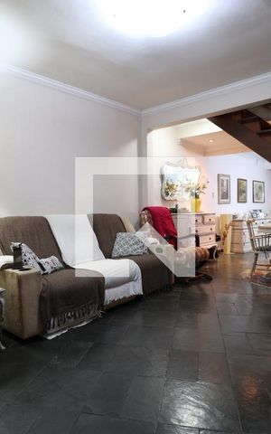 Casa à venda com 232m², 2 quartos e 1 vagaSala de TV