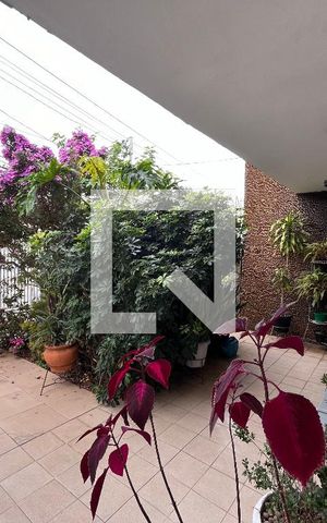 Casa à venda com 300m², 3 quartos e 5 vagasFachada 