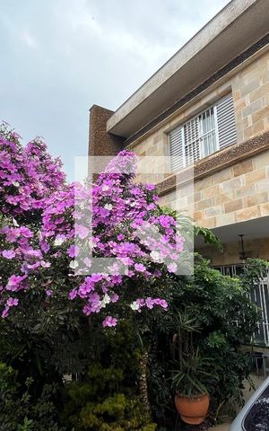 Casa à venda com 300m², 3 quartos e 5 vagasFachada 