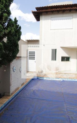 Casa para alugar com 227m², 4 quartos e 4 vagasPiscina