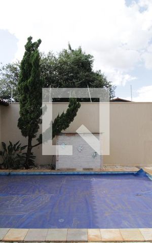 Casa para alugar com 227m², 4 quartos e 4 vagasPiscina