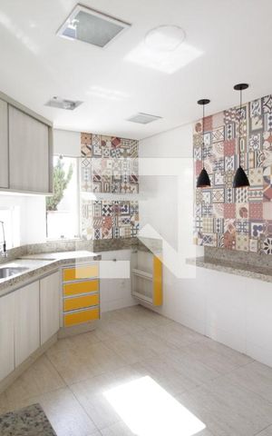 Casa para alugar com 227m², 4 quartos e 4 vagasCozinha