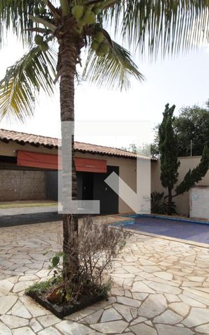 Casa para alugar com 227m², 4 quartos e 4 vagasPiscina