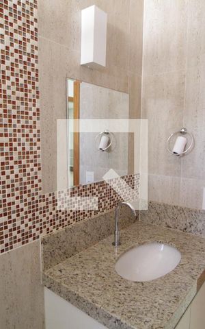 Casa para alugar com 227m², 4 quartos e 4 vagasBanheiro Social