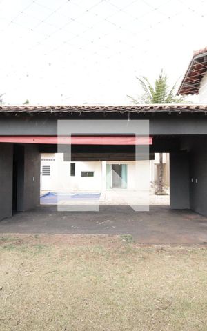 Casa para alugar com 227m², 4 quartos e 4 vagasQuintal