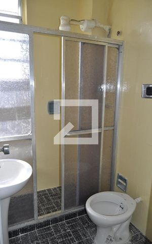 Apartamento à venda com 76m², 3 quartos e sem vagaBanheiro