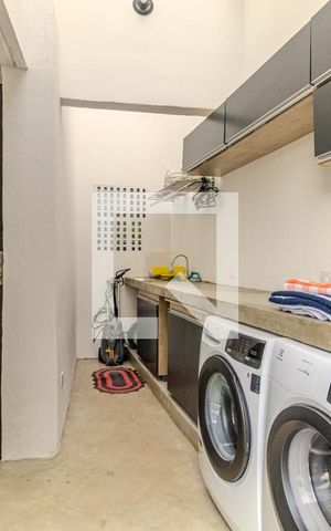 Casa à venda com 550m², 4 quartos e 4 vagasÁrea de Serviço