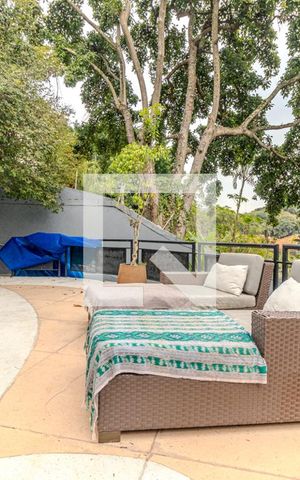 Casa à venda com 550m², 4 quartos e 4 vagasPiscina