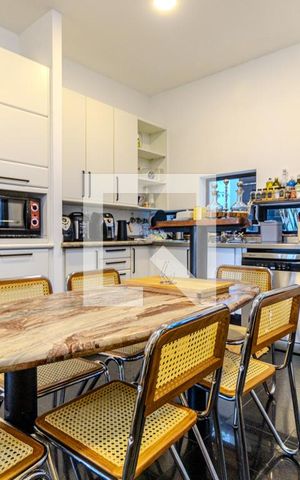 Casa à venda com 550m², 4 quartos e 4 vagasCozinha