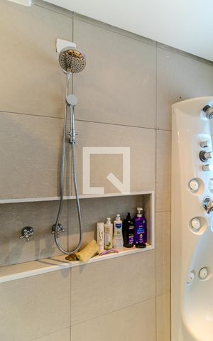 Casa à venda com 550m², 4 quartos e 4 vagasBanheiro da Suíte 1
