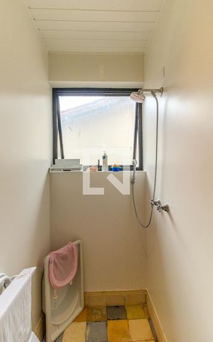 Casa à venda com 550m², 4 quartos e 4 vagasBanheiro da Suíte 2
