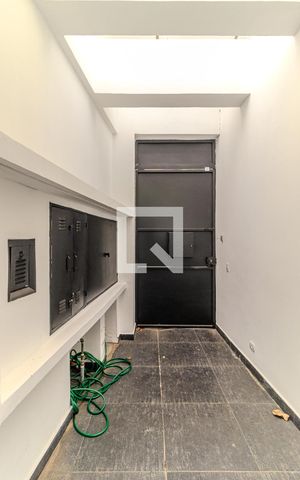 Casa à venda com 550m², 4 quartos e 4 vagasPortão de Entrada