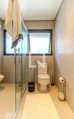 Casa à venda com 550m², 4 quartos e 4 vagasBanheiro da Suíte 1