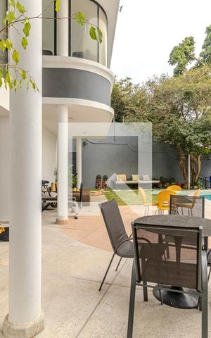 Casa à venda com 550m², 4 quartos e 4 vagasPiscina