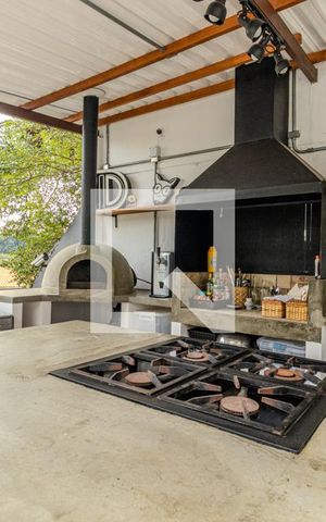 Casa à venda com 550m², 4 quartos e 4 vagasEspaço Gourmet