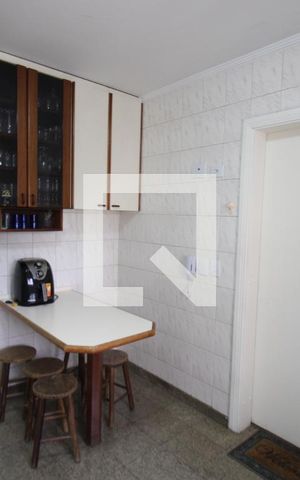 Apartamento à venda com 143m², 4 quartos e 2 vagasCozinha
