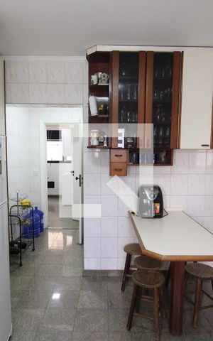 Apartamento à venda com 143m², 4 quartos e 2 vagasCozinha