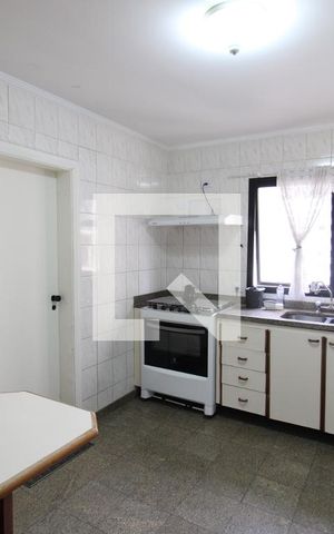 Apartamento à venda com 143m², 4 quartos e 2 vagasCozinha