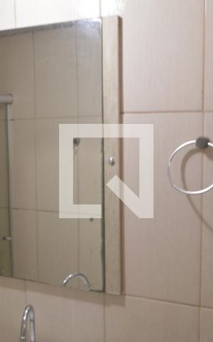 Casa de condomínio à venda com 200m², 3 quartos e 4 vagas Casa de condomínio à venda com 200m², 3 quartos e 4 vagasBanheiro da Suíte 1