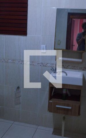 Casa de condomínio à venda com 200m², 3 quartos e 4 vagas Casa de condomínio à venda com 200m², 3 quartos e 4 vagasBanheiro