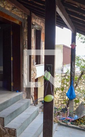 Casa de condomínio à venda com 200m², 3 quartos e 4 vagas Casa de condomínio à venda com 200m², 3 quartos e 4 vagasVaranda