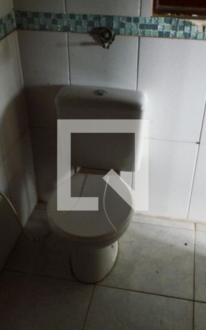 Casa de condomínio à venda com 200m², 3 quartos e 4 vagas Casa de condomínio à venda com 200m², 3 quartos e 4 vagasBanheiro da Suíte 2