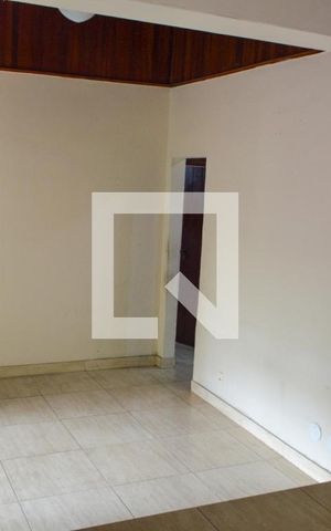 Casa de condomínio à venda com 200m², 3 quartos e 4 vagas Casa de condomínio à venda com 200m², 3 quartos e 4 vagasSala