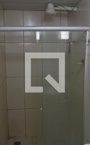 Casa de condomínio à venda com 200m², 3 quartos e 4 vagas Casa de condomínio à venda com 200m², 3 quartos e 4 vagasBanheiro da Suíte 1