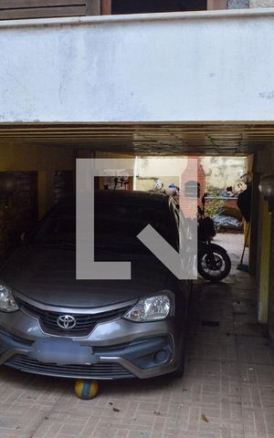 Casa de condomínio à venda com 200m², 3 quartos e 4 vagas Casa de condomínio à venda com 200m², 3 quartos e 4 vagasGaragem