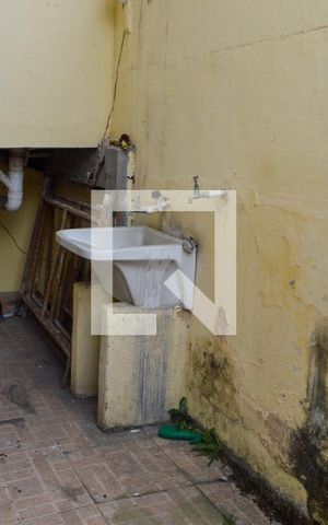 Casa de condomínio à venda com 200m², 3 quartos e 4 vagas Casa de condomínio à venda com 200m², 3 quartos e 4 vagasÁrea de Serviço