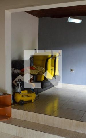 Casa de condomínio à venda com 200m², 3 quartos e 4 vagas Casa de condomínio à venda com 200m², 3 quartos e 4 vagasSala