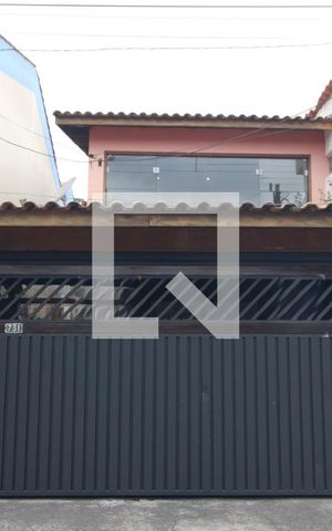 Casa à venda com 120m², 2 quartos e 2 vagasFachada