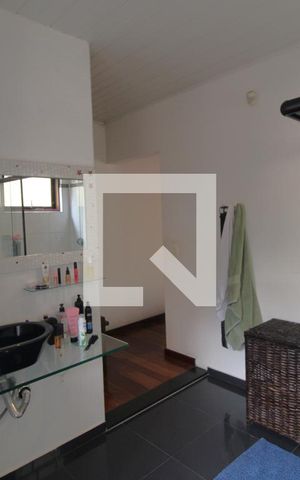 Casa à venda com 120m², 2 quartos e 2 vagasBanheiro da suíte 2