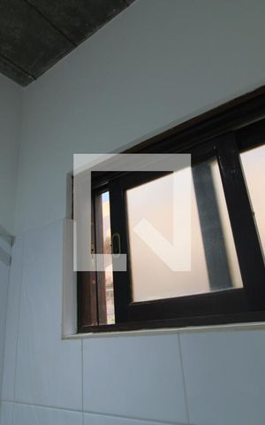 Casa à venda com 120m², 2 quartos e 2 vagasChuveiro banheiro comum