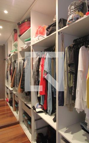 Casa à venda com 120m², 2 quartos e 2 vagasCloset suíte 2