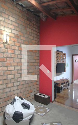 Casa à venda com 120m², 2 quartos e 2 vagasSala