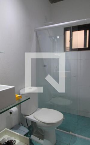 Casa à venda com 120m², 2 quartos e 2 vagasBanheiro comum