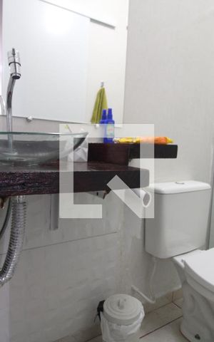 Casa à venda com 120m², 2 quartos e 2 vagasBanheiro da suíte 1