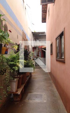 Casa à venda com 120m², 2 quartos e 2 vagasQuintal lateral