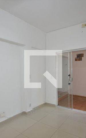 Casa para alugar com 79m², 2 quartos e sem vagaSala
