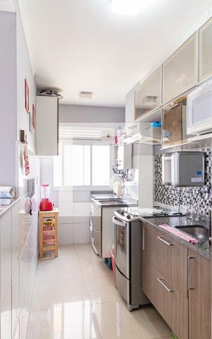Apartamento à venda com 48m², 2 quartos e 1 vagaCozinha e área de serviço