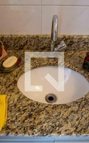 Apartamento à venda com 81m², 3 quartos e 2 vagasBanheiro Social