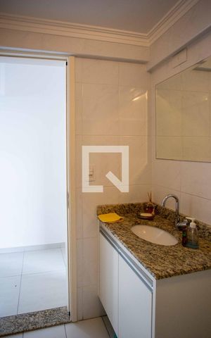 Apartamento à venda com 81m², 3 quartos e 2 vagasBanheiro Social