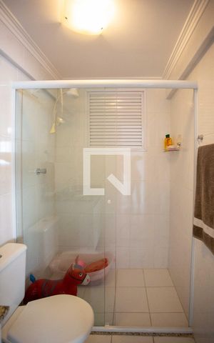 Apartamento à venda com 81m², 3 quartos e 2 vagasBanheiro Social