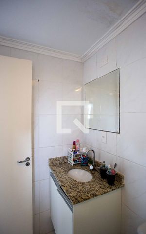 Apartamento à venda com 81m², 3 quartos e 2 vagasBanheiro da Suíte