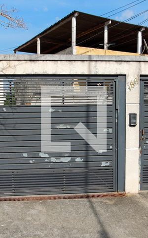 Casa de condomínio à venda com 70m², 2 quartos e 1 vaga Casa de condomínio à venda com 70m², 2 quartos e 1 vagaFachada
